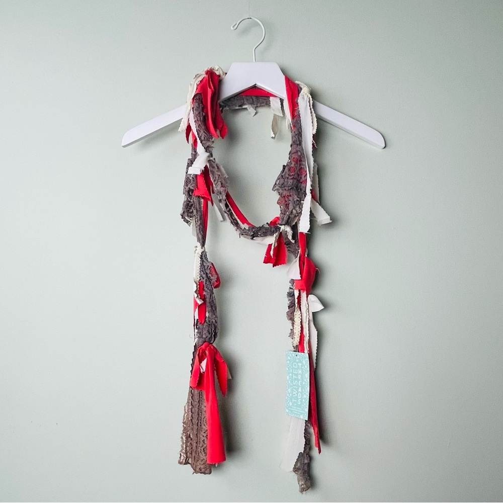 Coral & Lace • 96” / OS / Twisted Threads Accessory